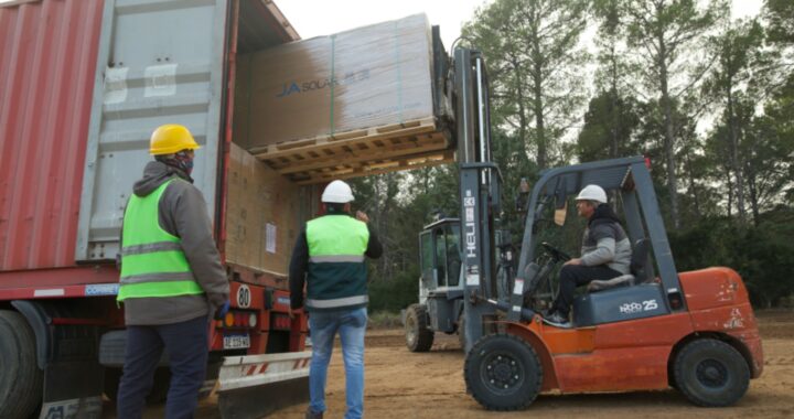 Más de 14 mil paneles fotovoltaicos llegaron a Victorica