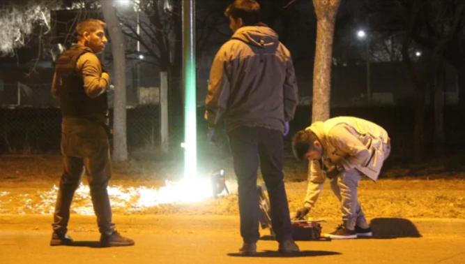 Le dispararon en una pierna en plena calle: Pasó este domingo en Pico