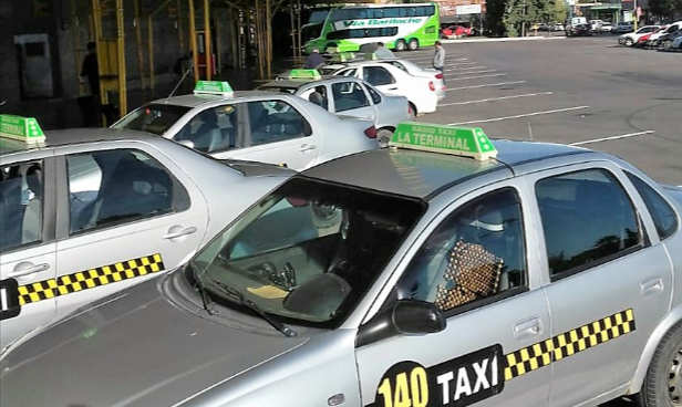 Ahora tomar un taxi de noche en Santa Rosa será más caro