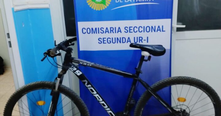 Santa Rosa: Le robó la bicicleta que había dejado sobre la vereda, lo corrió y lo  agarró a trompadas