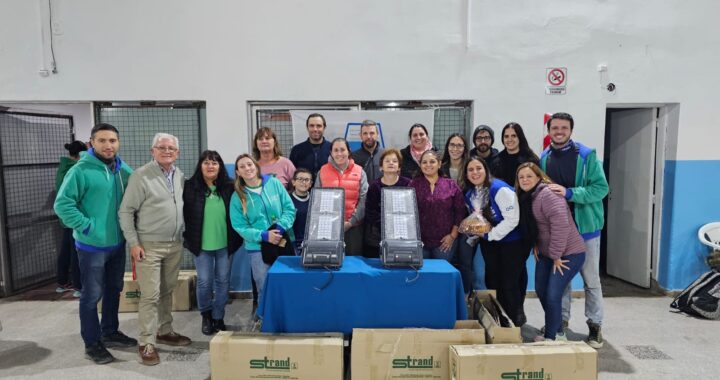 Entrega de Luminarias Led para clubes y jornada de Eficiencia Energética en Catriló