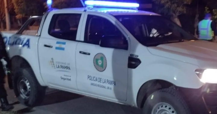 Golpes de puño, piedrazos y botellazos en Toay: Un grupo de 15 jóvenes se enfrentaron y tres de ellos fueron detenidos