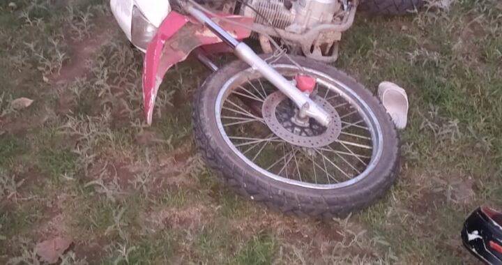 SANTA ROSA: INTENTARON HUIR DE LA POLICÍA CON MEDIO KILO DE M4RIHU4NA