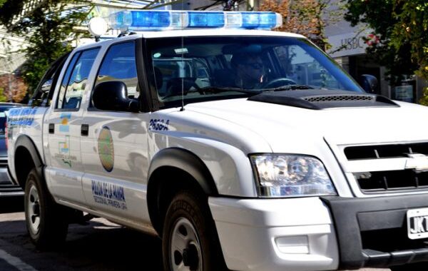 SANTA ROSA: PRIMERO LE PEGÓ CON UN CAÑO A SU EXPAREJA, LUEGO VOLVIÓ Y LO APUÑALÓ; LA AGRESORA TIENE 28 AÑOS