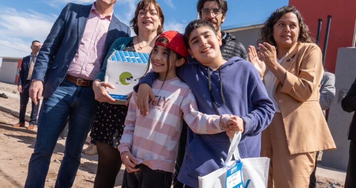 Provincia conclusiones obras que Nación abandonó y 34 familias de 25 de Mayo ya tienen casa propia