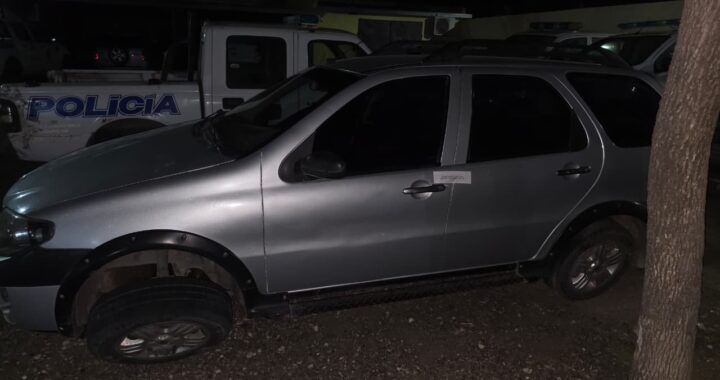 GITANOS: INTENTARON ROBAR UNA RUEDA DE AUXILIO CERCA DEL PARQUE LINEAL; SE DIERON A LA FUGA Y FUERON DETENIDOS