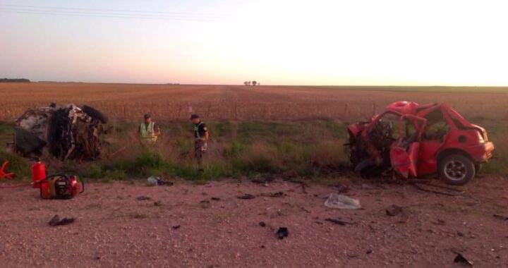 IMPRESIONANTE CHOQUE SOBRE LA RUTA PROVINCIAL 18 DEJÓ DOS MU3RTOS