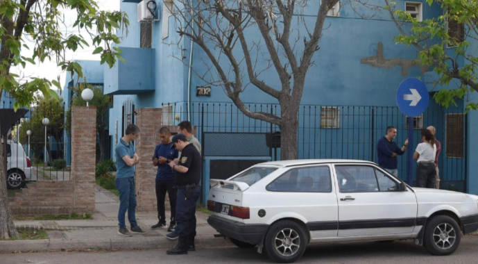 Policía se habría quitado la vida tras agredir a su pareja