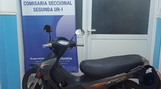 SANTA ROSA: DESTRABÓ EL VOLANTE Y SUSTRAJO UNA MOTO, DIO UNAS VUELTAS Y LA ABANDONÓ
