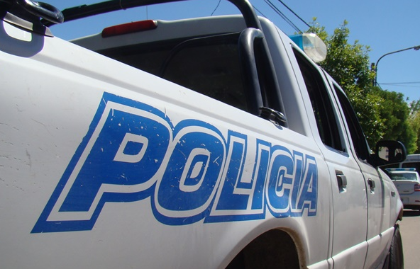 ASESINATO EN VILLA PARQUE: UN JOVEN DE 34 AÑOS AGONIZÓ EN LA VEREDA TRAS RECIBIR UNA PUÑALADA