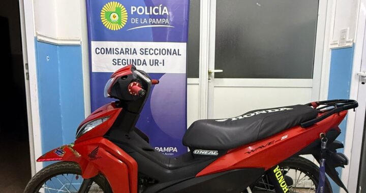 SANTA ROSA: FUE A HACER UN DELIVERY DE DROG4 Y TERMINÓ COMPLICADO POR PARTIDA DOBLE; LA MOTO CON LA QUE DESPACHABAERA ROBADA