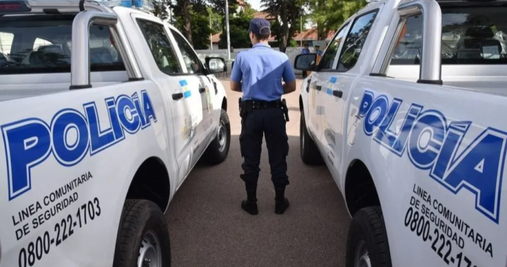 Santa Rosa: Balearon una casa, huyeron en un Passat con 106 municiones y desataron una cacería en moto