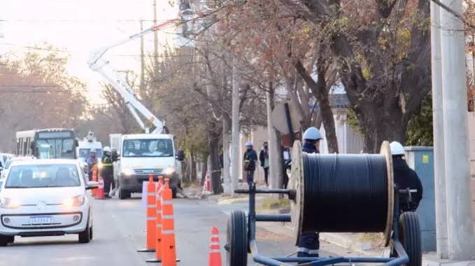 La fibra óptica sigue avanzando en Santa Rosa: habilitaron una nueva zona con internet de hasta 1.000 megas