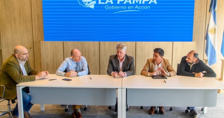 Ziliotto firmó el contrato para ampliar Salud Mental del Favaloro-Molas