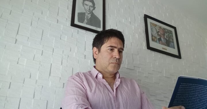 Nicolás Jozami, escritor: “Lo que hay que temer es que cedamos nuestro espacio de creación”